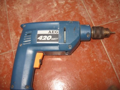 מקדחה,<br />אפשר לראות שלא הוספתי שום דבר על מנת לקדוח אלא את הפין עצמו של המקדחה.